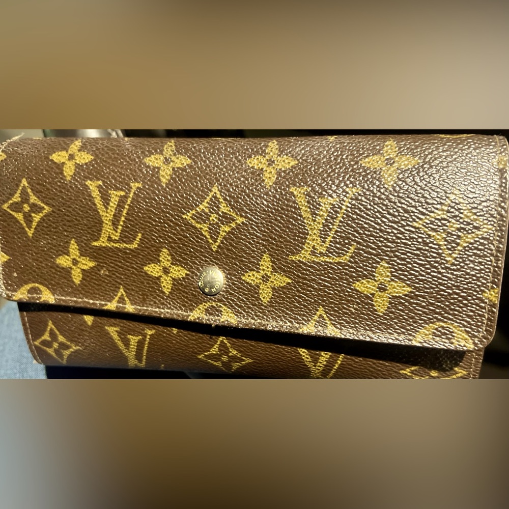 Louis Vuitton Brown LV Monogram Sarah Wallet